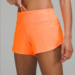 Lulu Lemon Speed Up MR short 4" Size 4